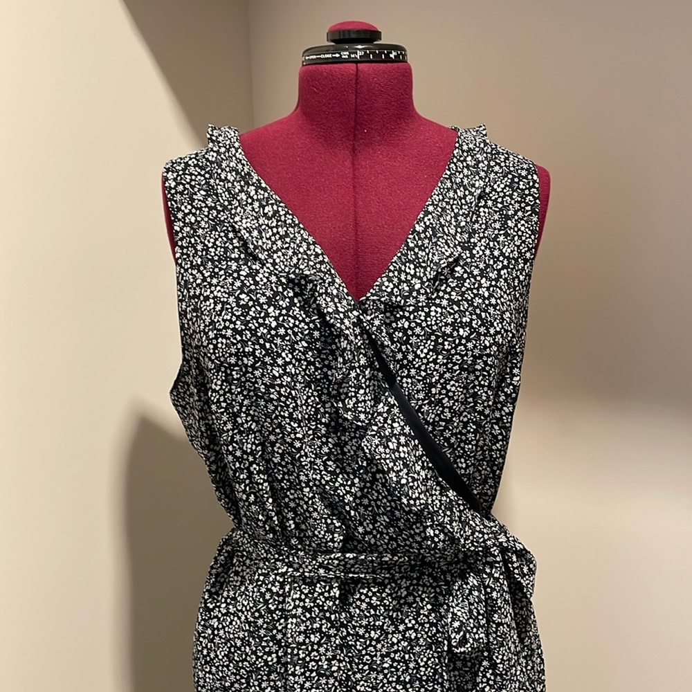LOFT Black and White Floral Jumpsuit - Picture 3 of 5